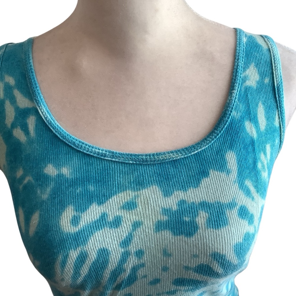 No Boundaries Women’s Aqua Tie-Dye Tank Top Size L - Picture 2 of 7